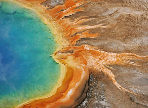 Cheap flights from Vienna Austria to Yellowstone national park - United States for only 325 EUR roundtrip.