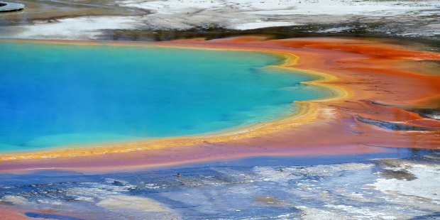 Cheap flights from Vienna Austria to Yellowstone national park - United States for only 325 EUR roundtrip.
